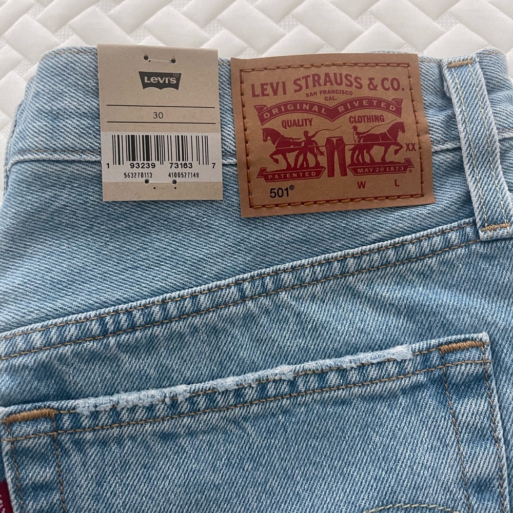 LEVI’s 501 Shorts NWT